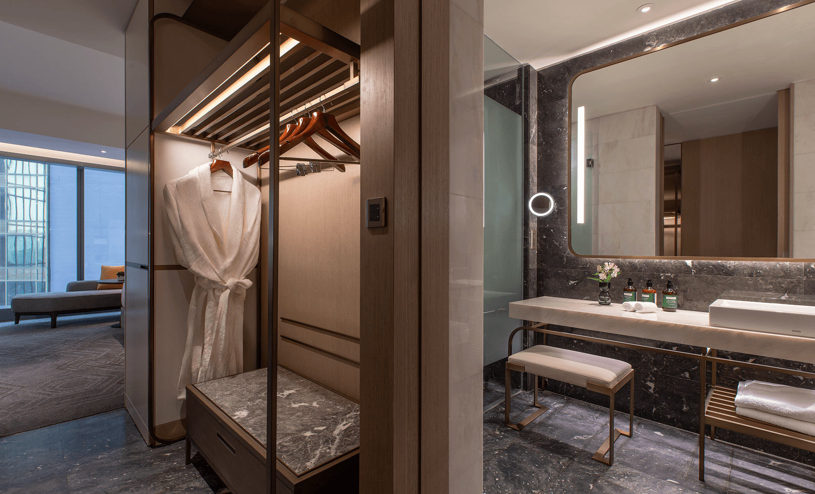 R-rooms-premium-slider-img-03