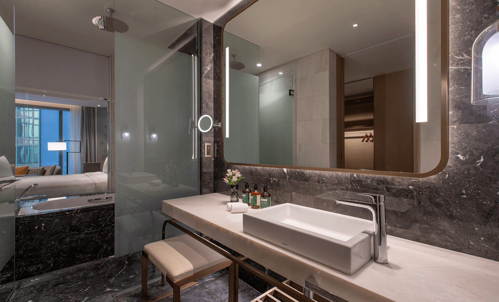 R-rooms-premium-slider-img-04